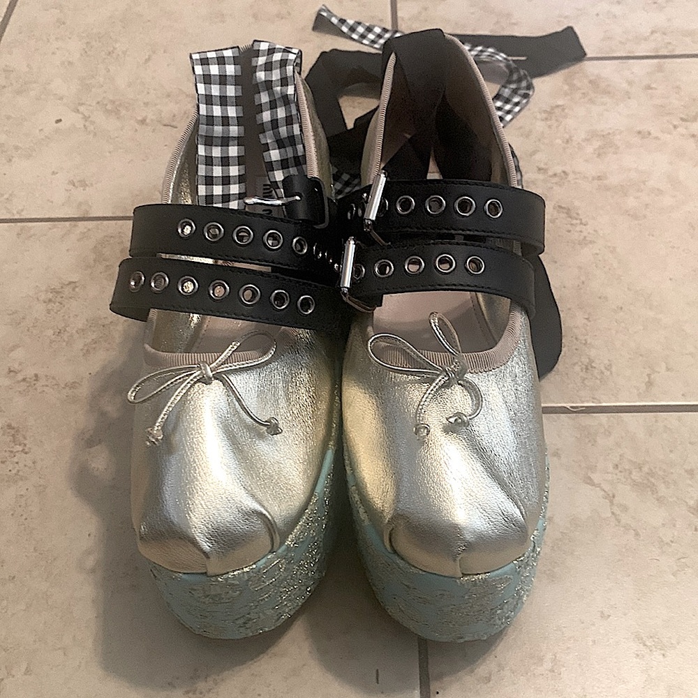 Miu Miu platform ballet flats with ankle ribbon ties. Size 39 1/2